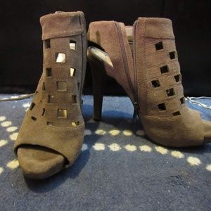 Jessica Simpson Heeled Peep Toe Boots